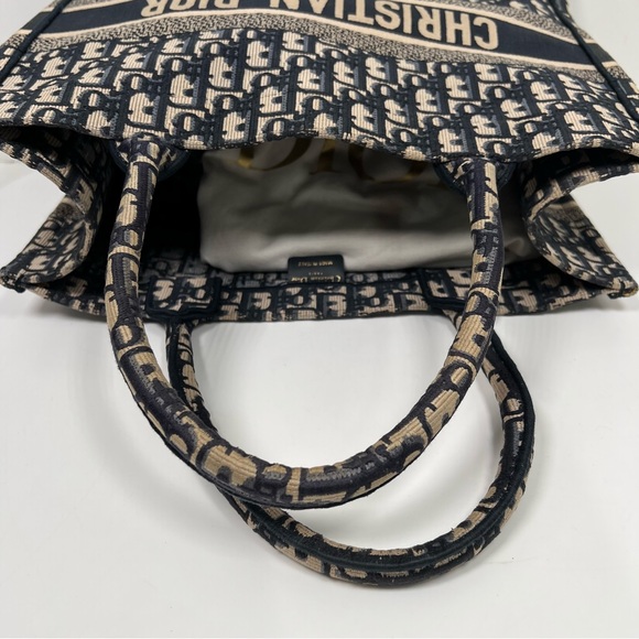 Dior Womens Medium Dior Book Tote Bag Oblique Motif Cotton Ercu/Blue Pre-Owned - Picture 14 of 15
